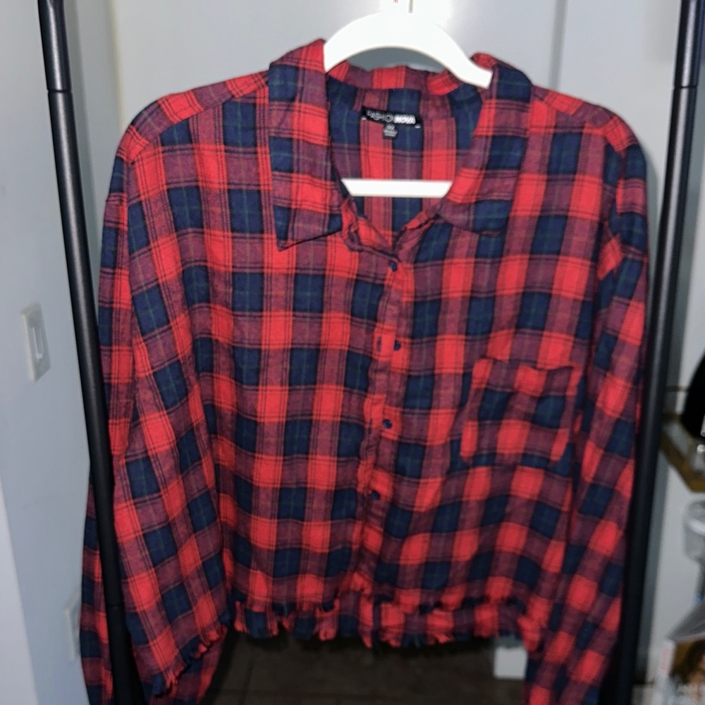 Fashion Nova Red and Navy Cropped Plaid Top